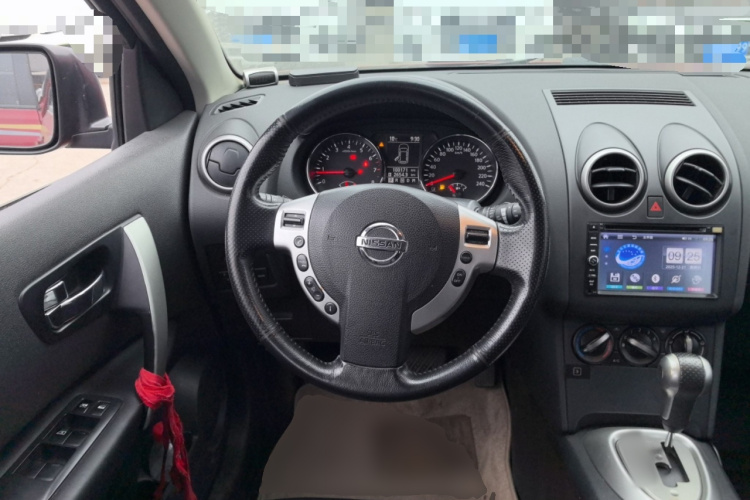 日产 逍客 2015款 2.0XL 酷火 CVT 2WD中控内饰13