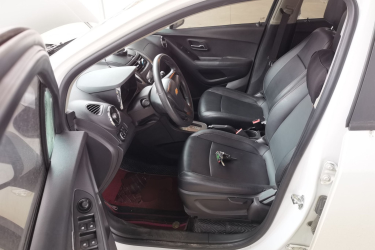 雪佛兰 创酷 2016款 1.4T 自动两驱舒适天窗版中控内饰19