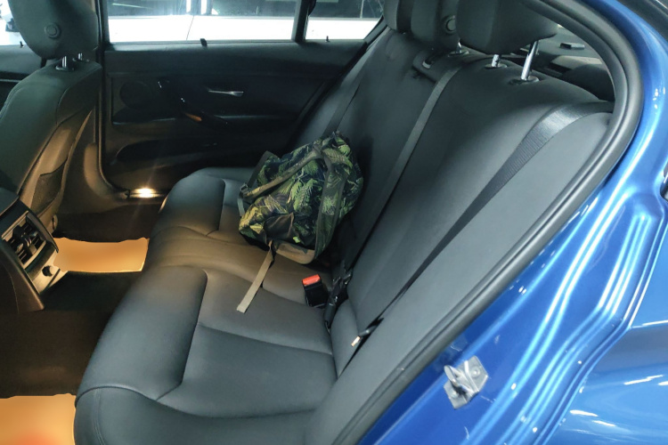 宝马3系 2017款 320Li M运动型中控内饰7004