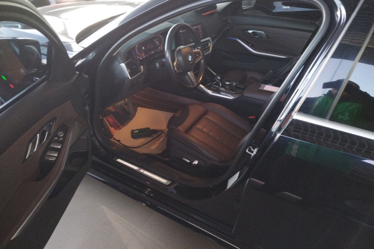 宝马3系 2020款 改款 325Li M运动套装中控内饰20