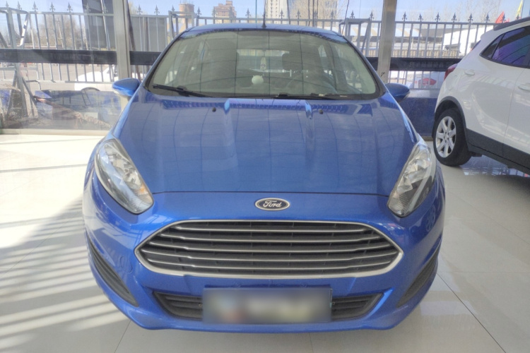 福特 嘉年华 2013款 两厢 1.5L 手动风尚型车身外观2