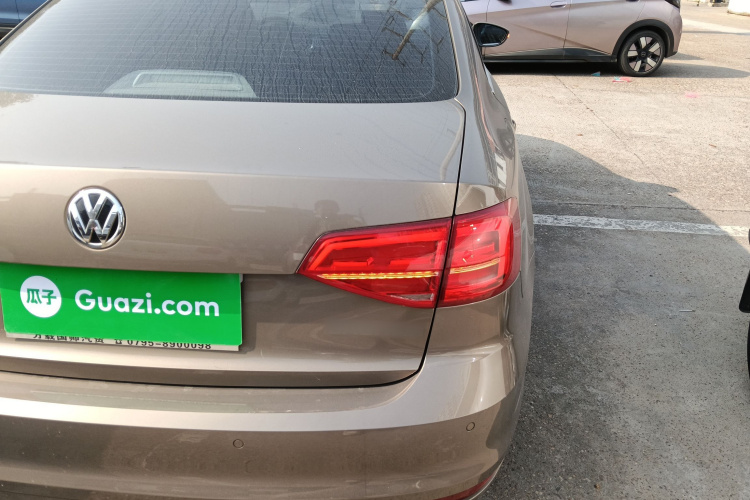 大众 速腾 2017款 1.6L 自动舒适型车身外观9