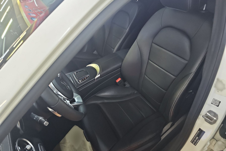 奔驰C级 2020款 C 200 L 时尚型运动版局部细节19