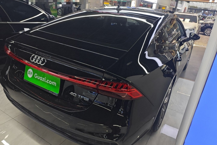 奥迪A7 2020款 40 TFSI 豪华型车身外观7