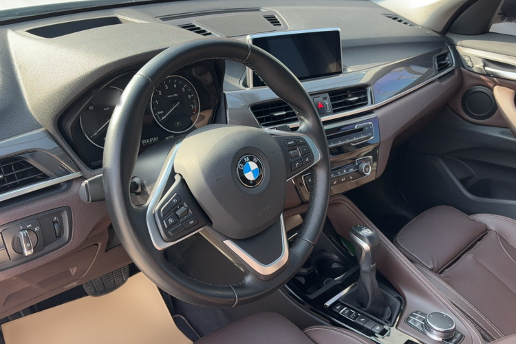 宝马X1 2016款 xDrive20Li 豪华型中控内饰7002