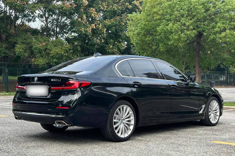 宝马5系 2022款 改款二 530Li 尊享型 豪华套装车身外观6005