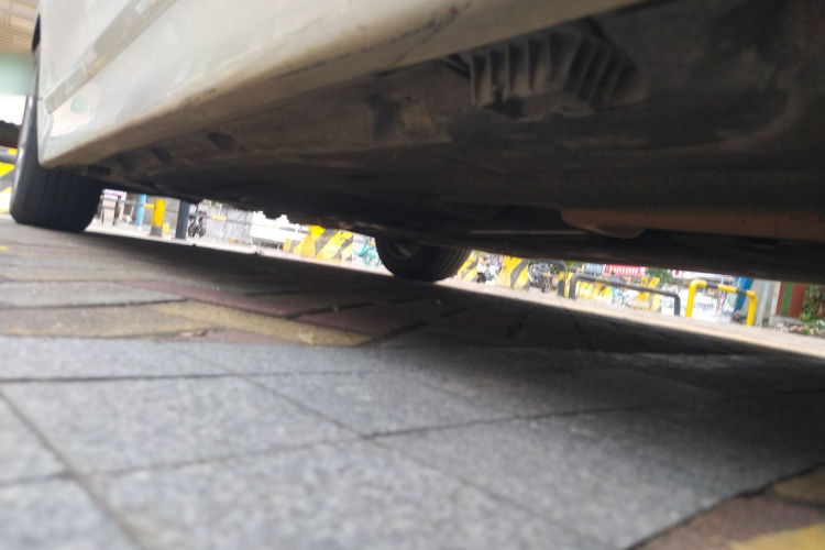 宝马5系 2013款 525Li 豪华型局部细节9001