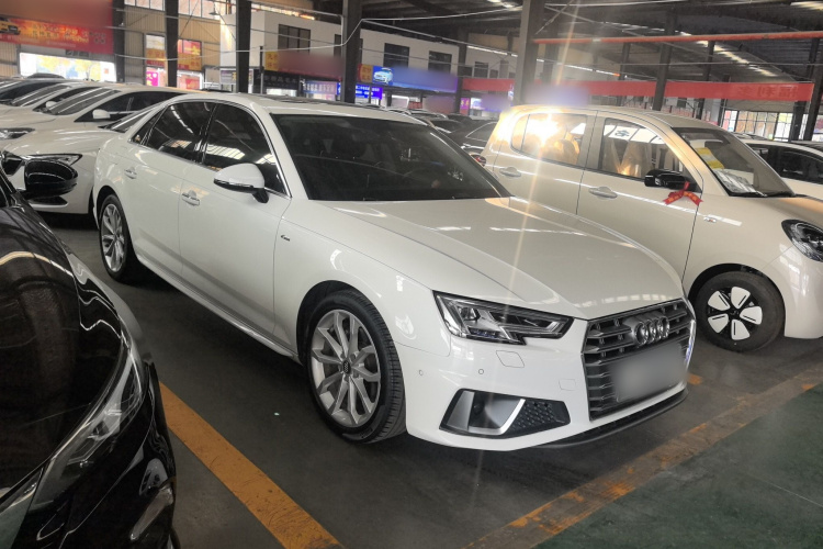 奥迪A4L 2019款 40 TFSI 时尚型 国V车身外观3