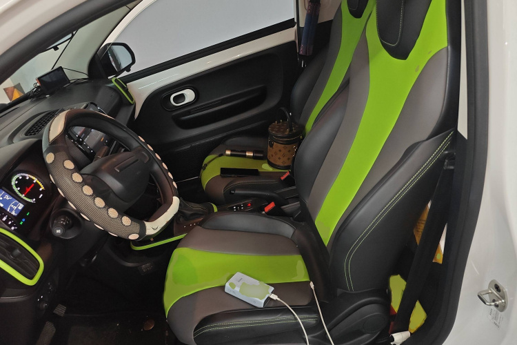 荣威 科莱威CLEVER 2021款 302km新四座超能版局部细节19