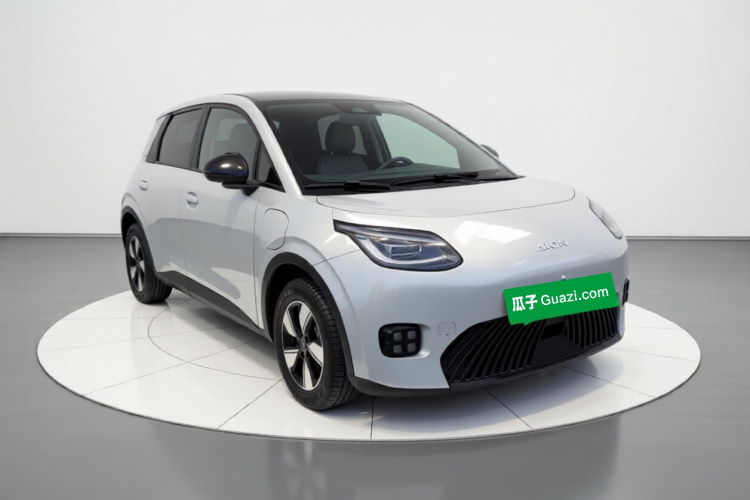 埃安 AION UT 2025款 420智豪版车身外观3