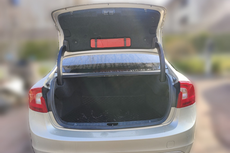 沃尔沃S60 2019款 S60L 改款 T5 智驭菁英版中控内饰23