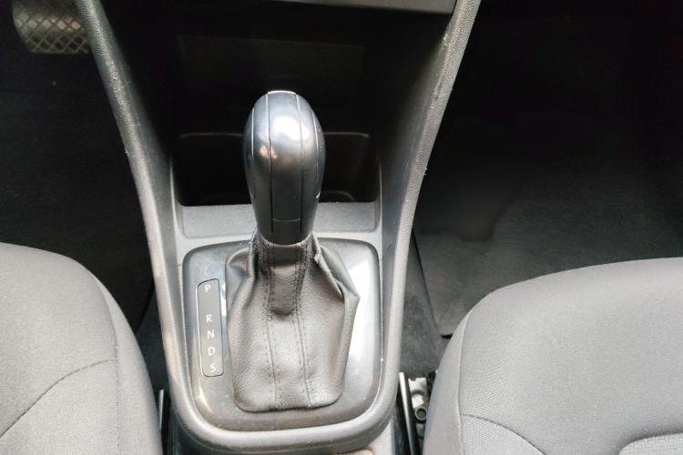 大众 桑塔纳 2015款 1.6L 自动风尚版局部细节18