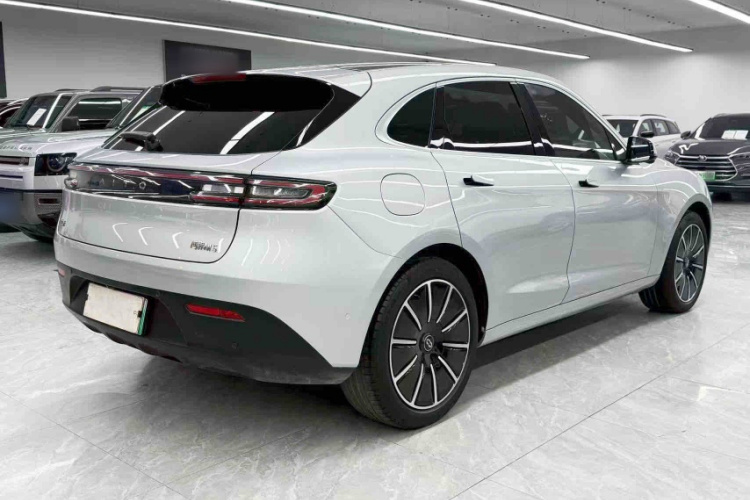 鸿蒙智行 问界M5 2022款 增程四驱旗舰版车身外观6004