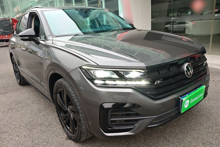 大众 途锐 2021款 3.0TSI 锐享版 曜黑运动套装车身外观3