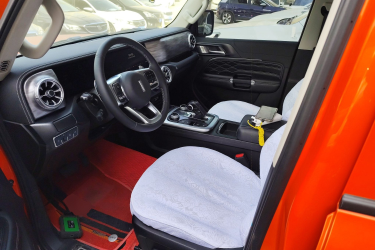 坦克300 2021款 越野版 2.0T 征服者中控内饰19