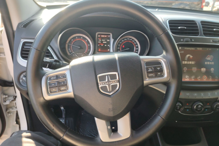 道奇 酷威 2016款 2.4L 两驱旅行版中控内饰13