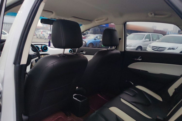 江汽集团 江淮iEV7 2019款 iEV7L 豪华智能型中控内饰22