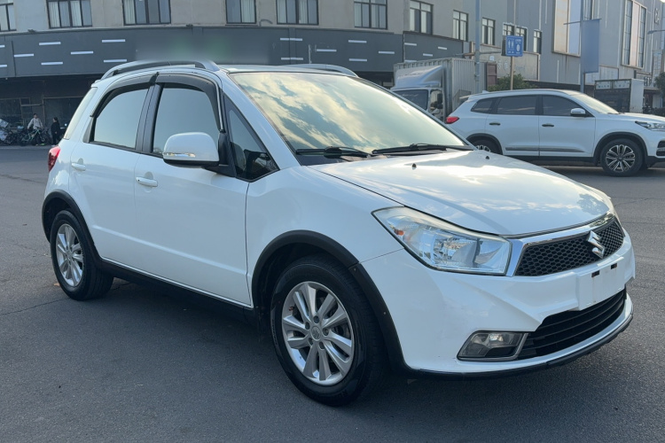 铃木 天语 SX4 2013款 1.6L 手动酷锐型车身外观6002