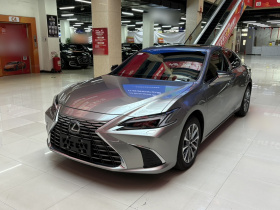 雷克萨斯ES 2025款 300h 臻享版