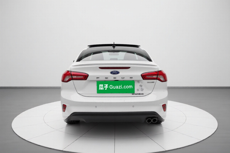 福特 福克斯 2021款 三厢 EcoBoost 180 自动ST Line车身外观6