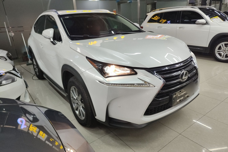 雷克萨斯NX 2015款 200 前驱 锋行版车身外观3