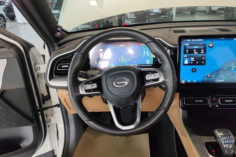 广汽传祺 传祺GS8 2022款 领航系列 2.0TGDI 两驱豪华智联版（七座）中控内饰13