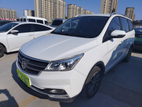 宝骏730 2019款 1.5L 手动时尚型 7座 国VI