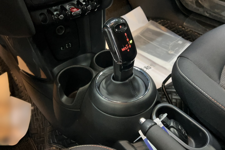 MINI 2018款 1.5T ONE PLUS局部细节18