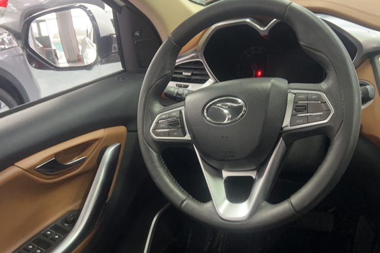 东南DX7 2015款 1.5T 自动尊贵型中控内饰7009