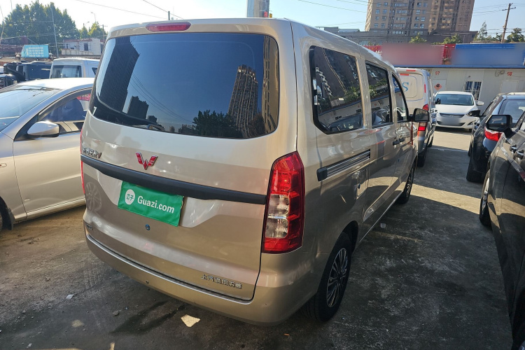五菱汽车 五菱宏光V 2022款 1.5L劲取版电动助力LAR车身外观7