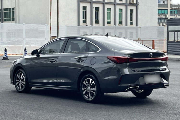 长安 逸动 2024款 PLUS 蓝鲸NE 1.4T GDI DCT高能版车身外观6006