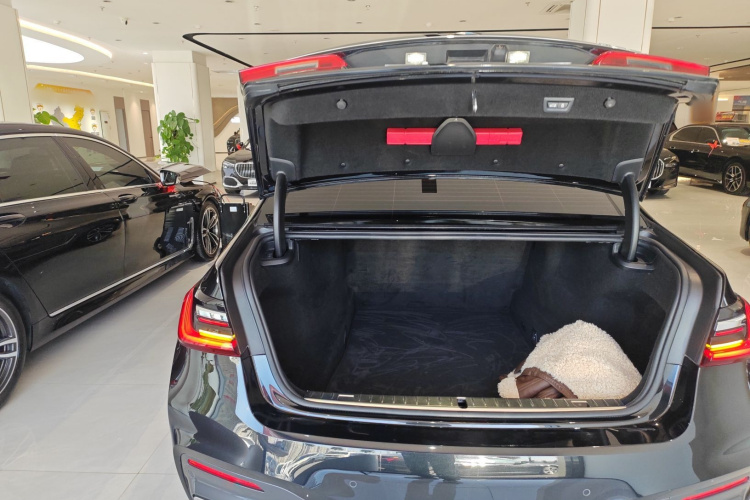 宝马7系 2019款 改款 730Li M运动套装局部细节23