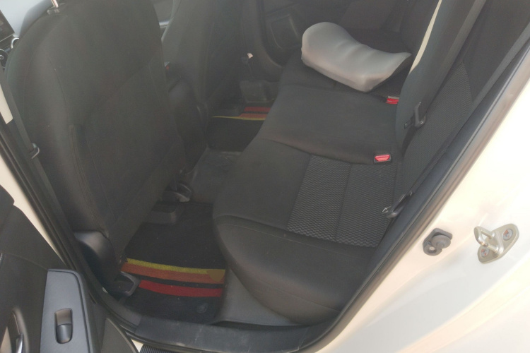 日产 轩逸 2020款 1.6L XE CVT舒享版中控内饰7004