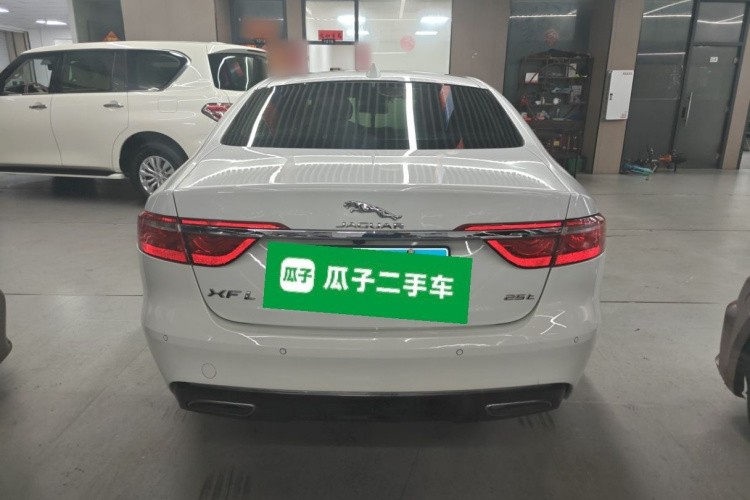 捷豹XFL 2018款 XFL 2.0T 250PS 豪华版车身外观6