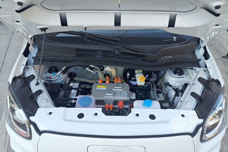 零跑汽车 零跑T03 2025款 310舒享版机舱底盘24