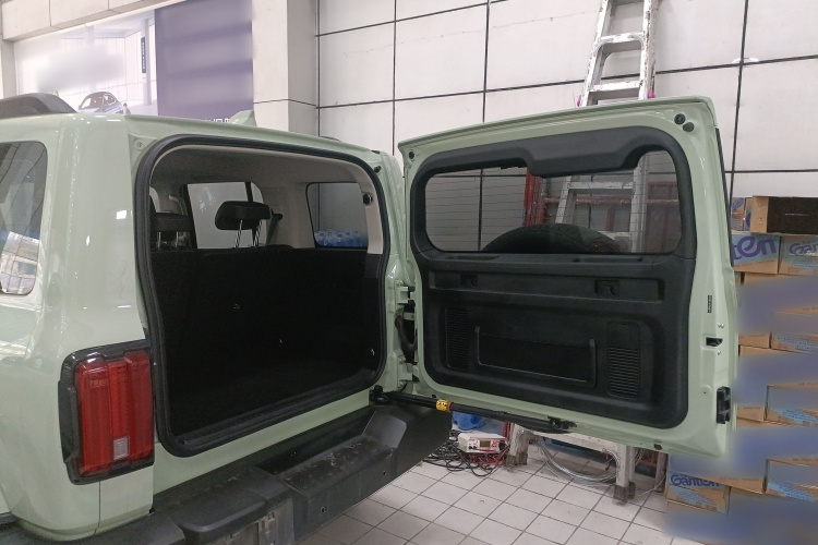 坦克300 2024款 2.0T 穿越者机舱底盘23