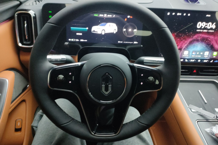 鸿蒙智行 问界M8 2025款 纯电 Max+ 六座四驱版中控内饰13