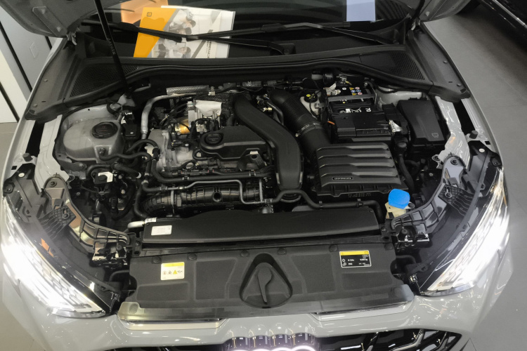 奥迪A3 2025款 A3L Limousine 35TFSI 飞驰尊享型 +豪华臻选包机舱底盘24