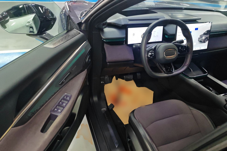 领克08 EM-P 2023款 220km 时间限量版中控内饰7003