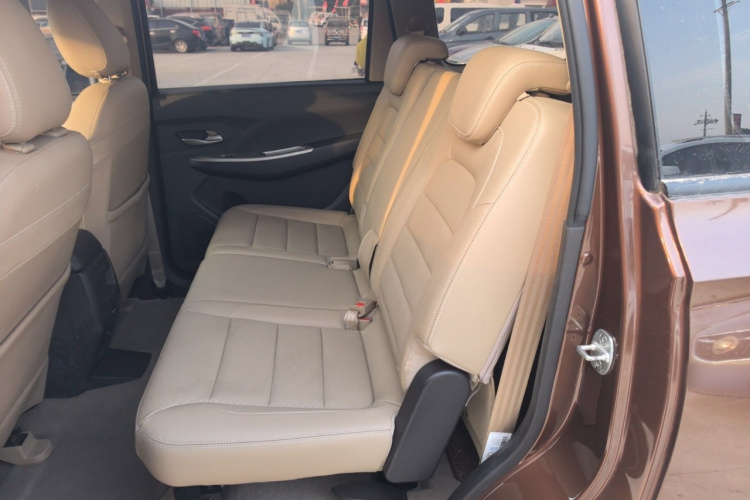 五菱汽车 五菱宏光 2019款 1.5L S舒适型国VI LAR中控内饰21