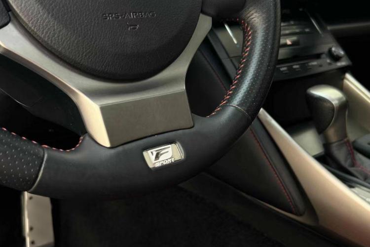 雷克萨斯IS 2013款 250 F SPORT中控内饰7002