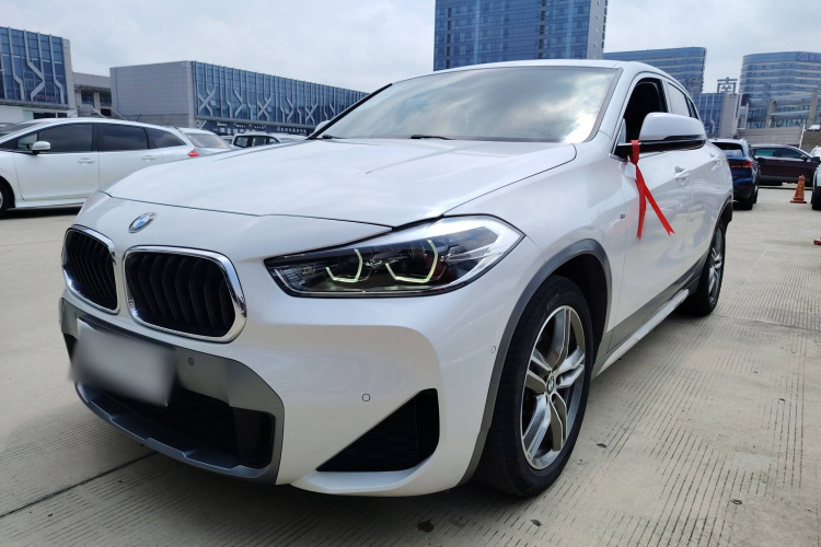 宝马X2 2020款 sDrive25i 领先型M越野套装车身外观1