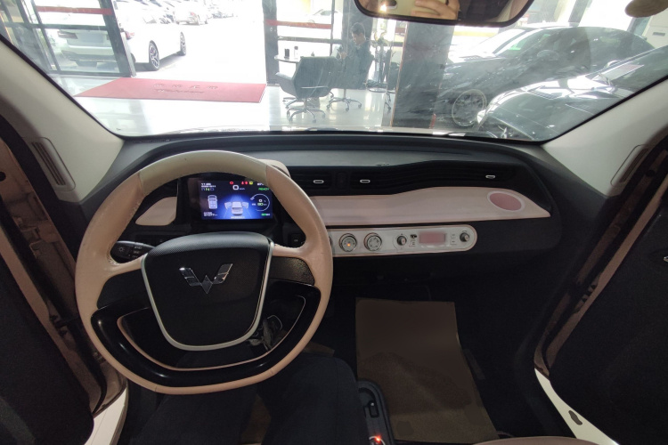 五菱汽车 宏光MINIEV 2021款 马卡龙夹心款 120km 三元锂中控内饰7002