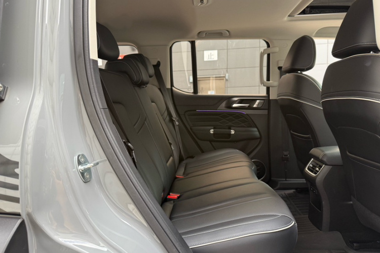 坦克300 2023款 越野版 2.0T 征服者中控内饰7010