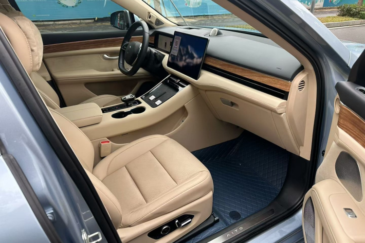 鸿蒙智行 问界M5 2022款 纯电四驱性能版中控内饰7003