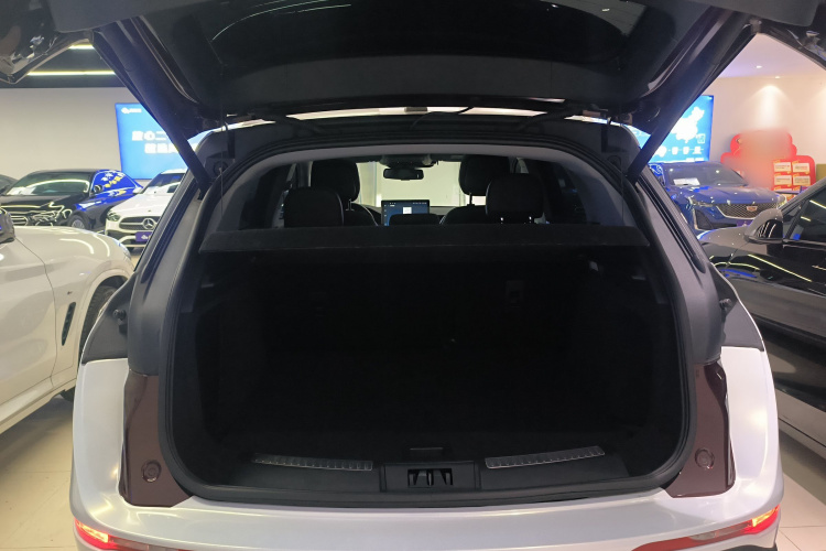 林肯 冒险家 2022款 2.0T 两驱尊享版机舱底盘23