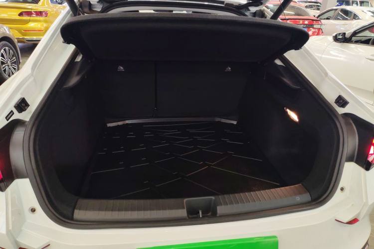 大众 2025款 凌渡L 280TSI DSG酷辣版机舱底盘23