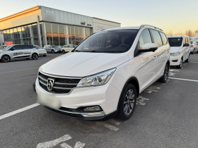 宝骏730 2021款 1.5L 手动时尚型 7座