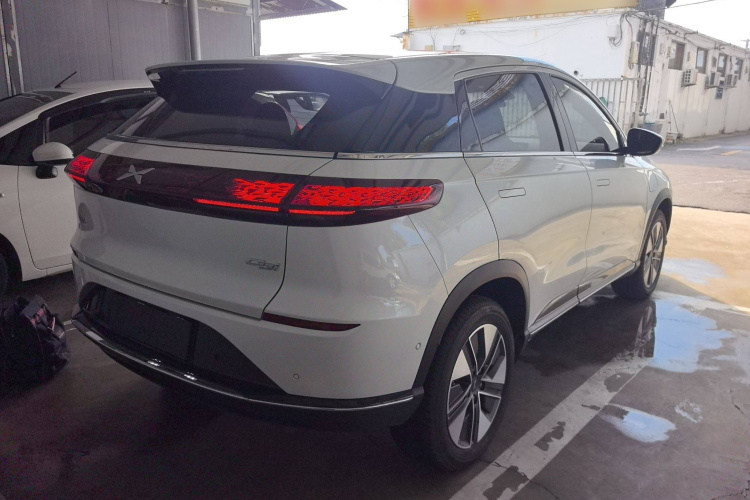 小鹏G3 2022款 G3i 460N+车身外观7