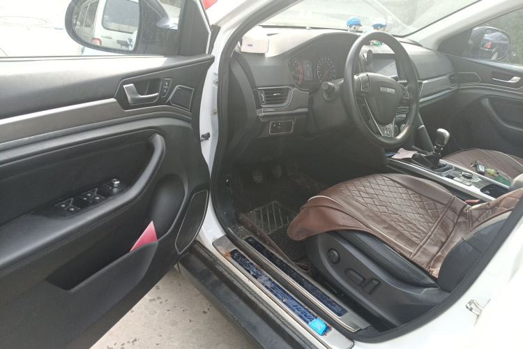 哈弗H6 2019款 运动版 1.5T 手动两驱精英型 国VI中控内饰20